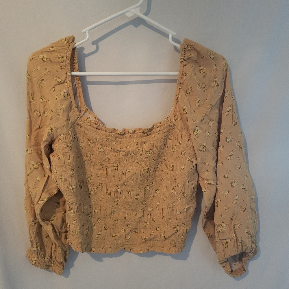 American  Eagle yellow gold shoulder shirt new with tag size small